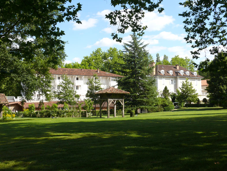 Blick auf die Kuranlage und Park von Eugenie les bains